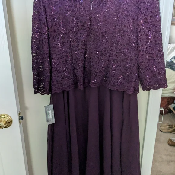 green emerald velvet dress Alex Evenings 8127630 main image 1